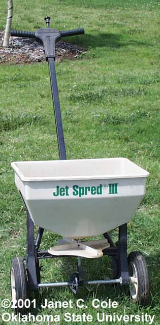 Broadcast Cyclone Spreader