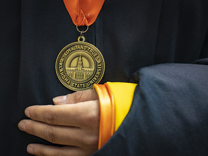 graduate-800x600